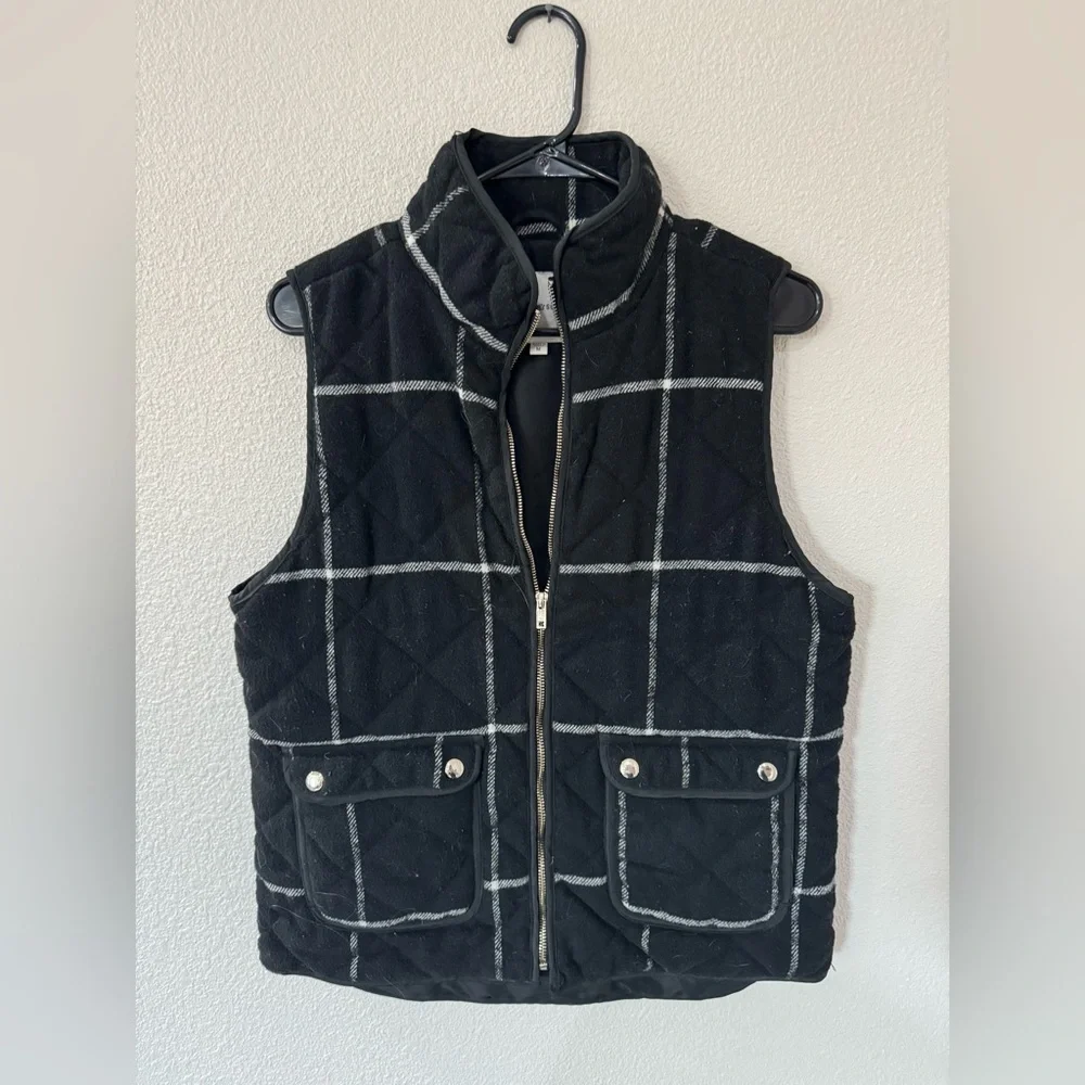 Thread and Supply Women’s Quilted Plaid Black and White Vest Size Medium